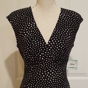 ❣❣FINAL PRICE ❣❣Anne Klein V Neck Polka Dot Dress